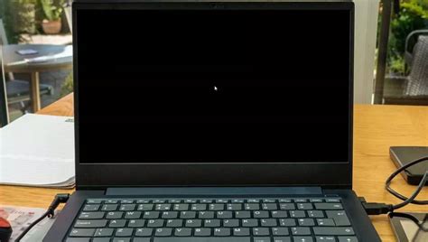 Penyebab layar laptop blank hitam tapi hidup